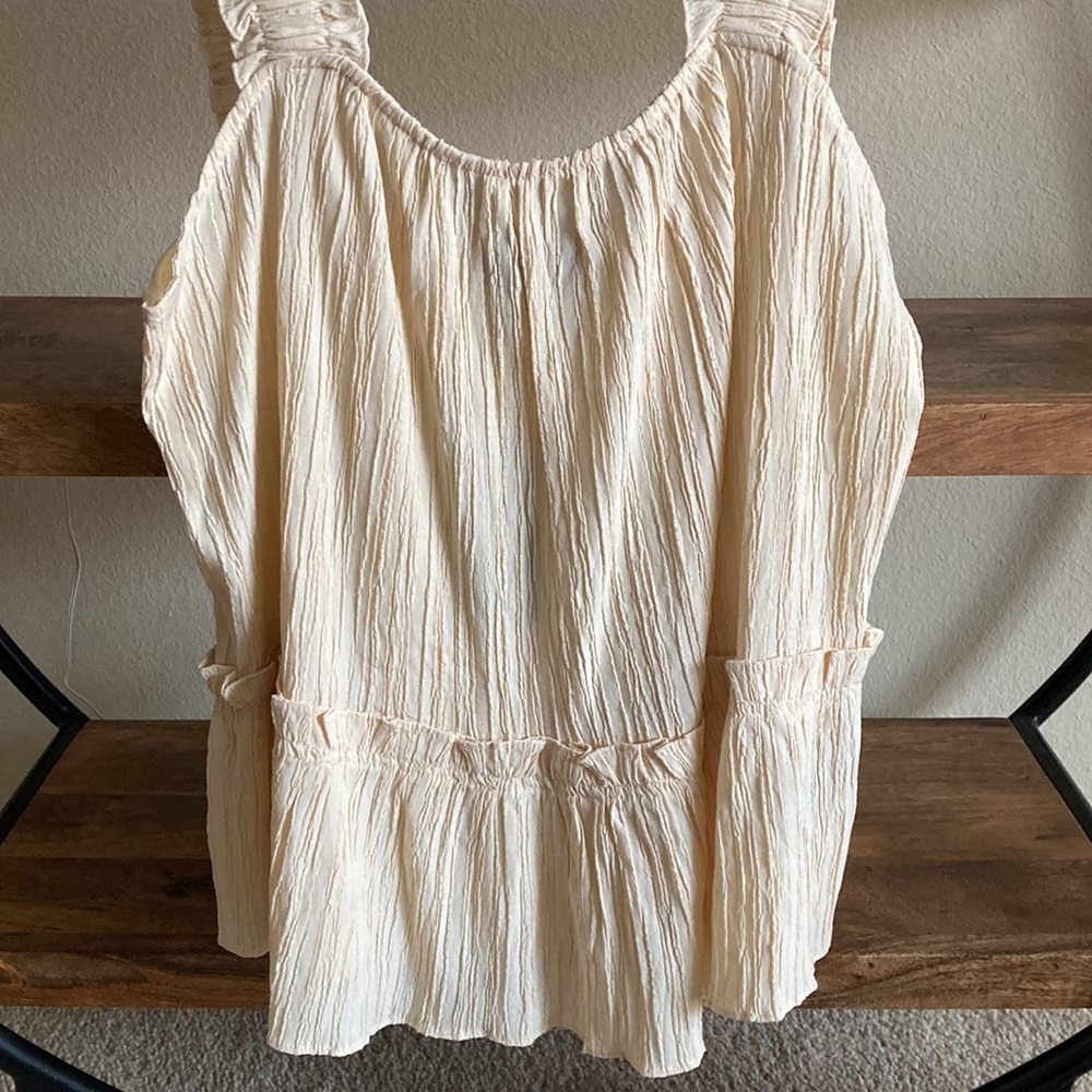Current Air Creme Sleeveless Top in size M Petite - Picture 2 of 6
